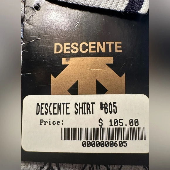 Descente grey and black patterned luxury golf shirt NWT - Picture 7 of 7